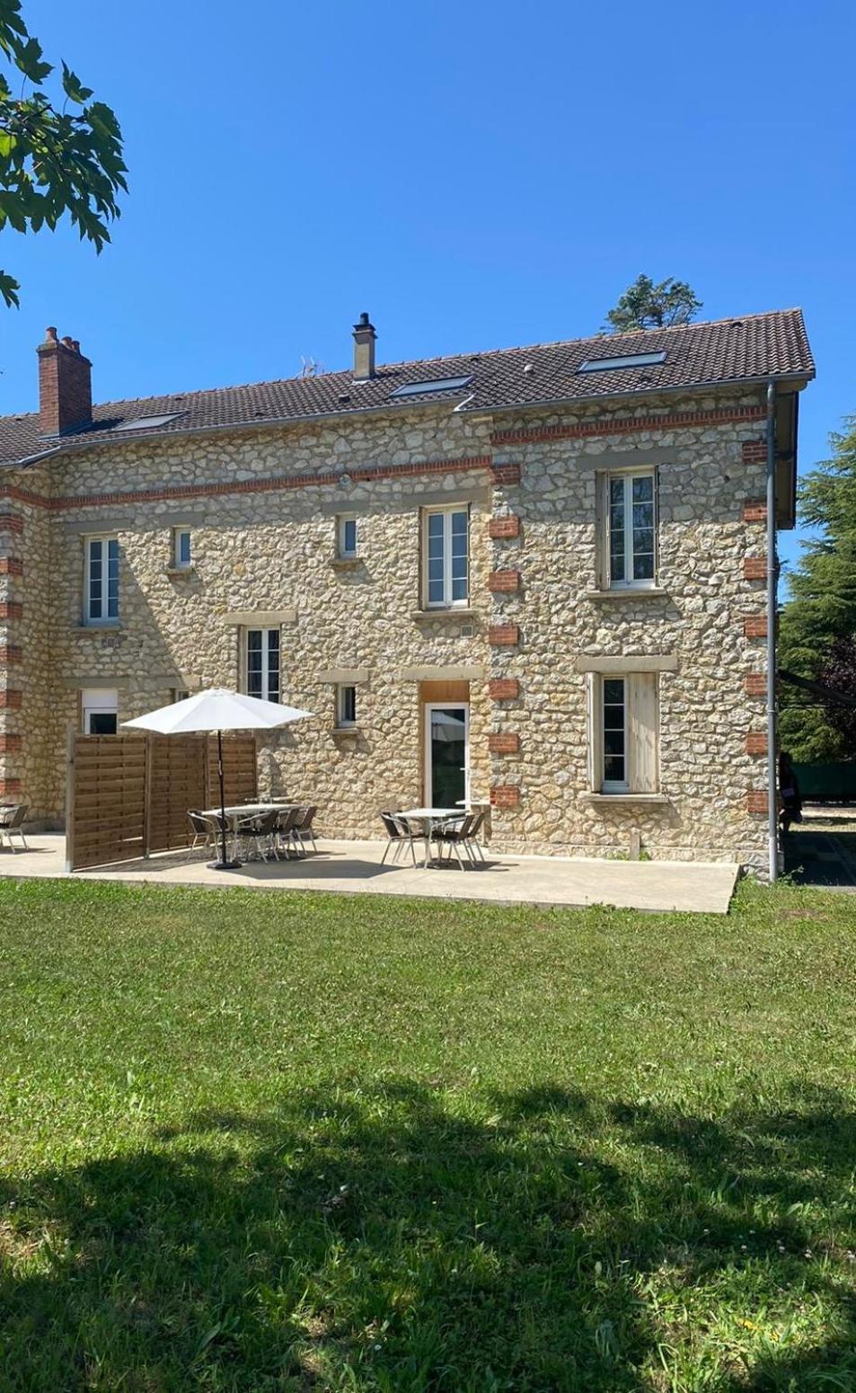 Hotel Manoir en Pierre Chartres Extérieur photo